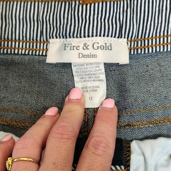 Fire And Gold Dark Wash Denim Women's Size 12 Shorts Cut Off - Picture 3 of 4